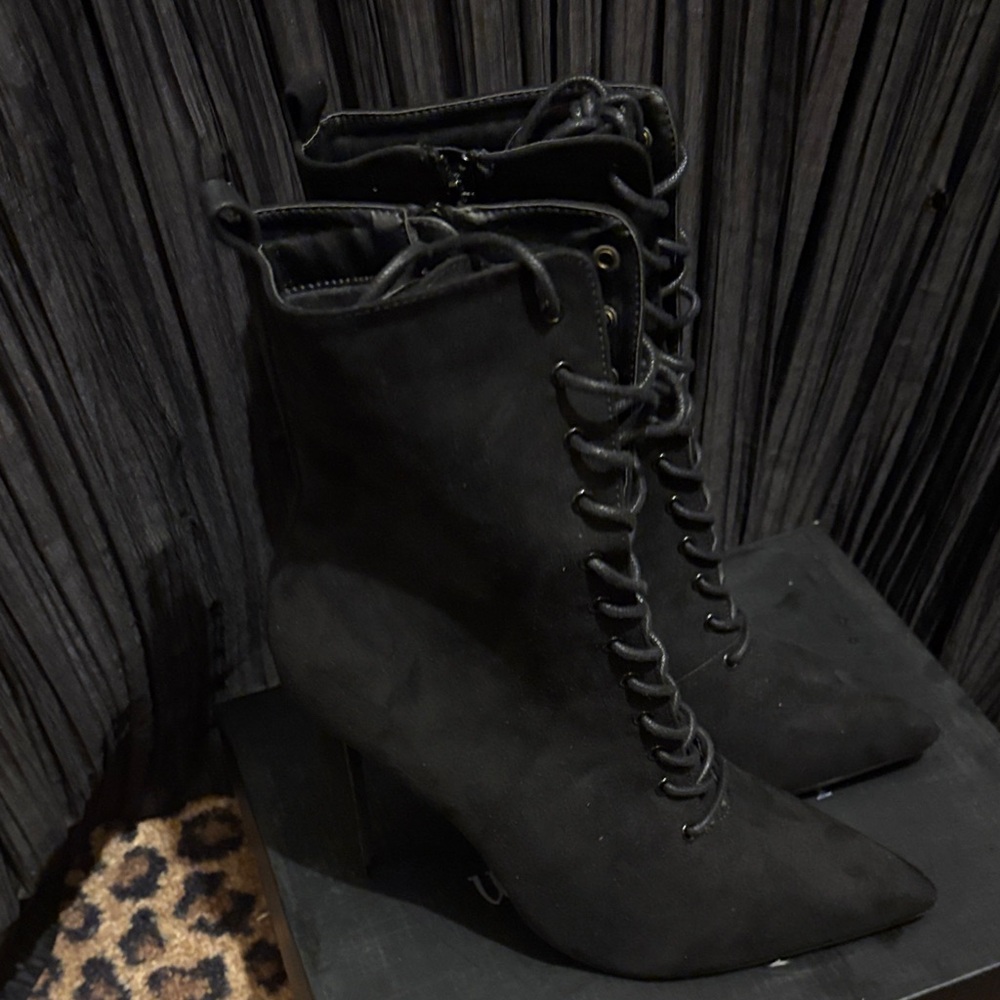 Windsor Black Lace-Up Women's Boots